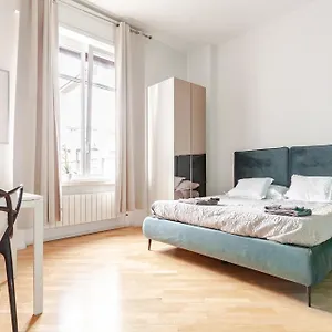 https://central-penthouse-5-min-from-duomo-di-milano.italymilanhotels.net